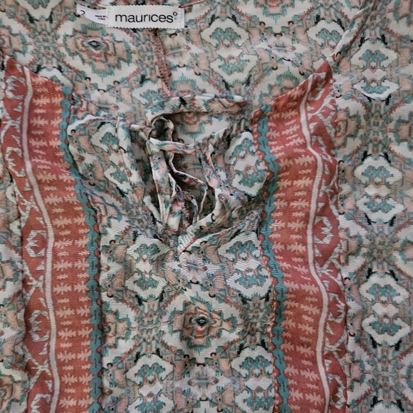 Maurices Bohemian Print Women's Top.Size 2 - Picture 3 of 5